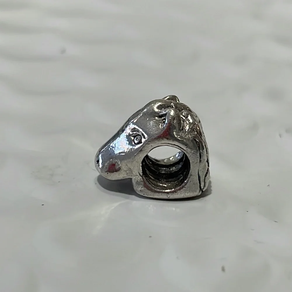 Retired pandora horse charm - Picture 2 of 4